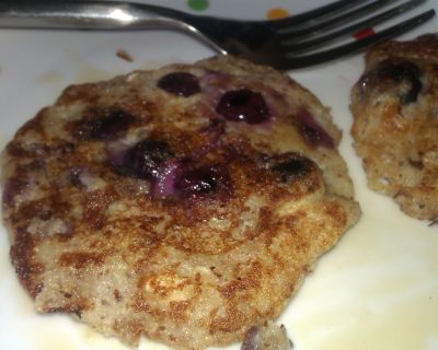 Vegane Blaubeer-Müsli-Pancakes