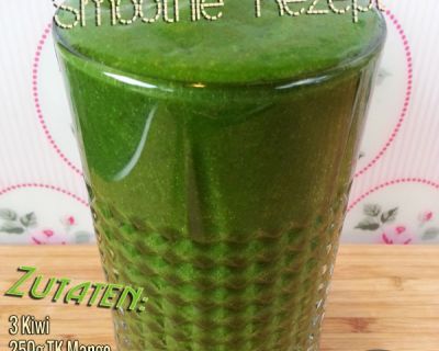 Grüne Smoothies mit Spinat, Gerstengras, Mango und Kiwi