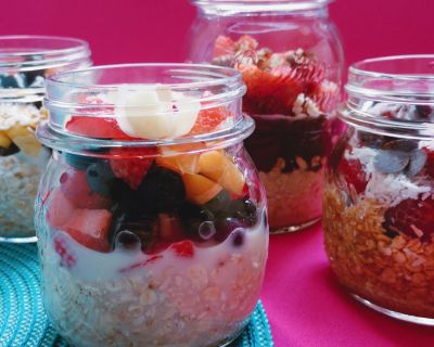 4 sommerliche Overnight Oats im Glas