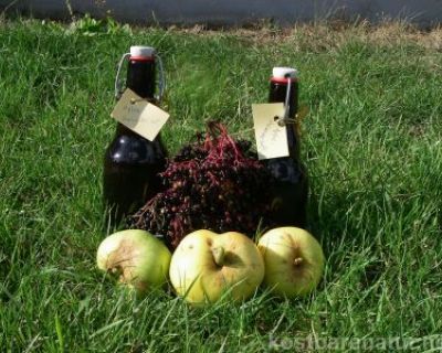 Leckeren und gesunden Apfel-Holunder-Saft selbermachen