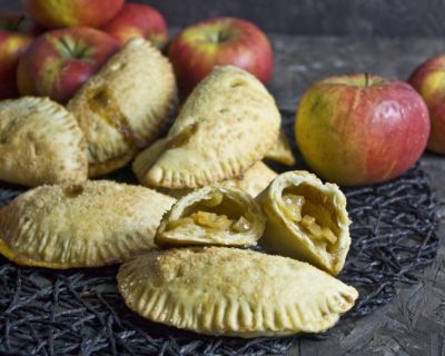 Hand Pies – Handkuchen mit Apfel-Karamell-Füllung