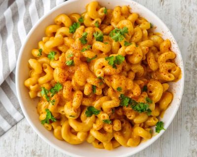Einfache Mac and Cheese mit veganem Cheddar