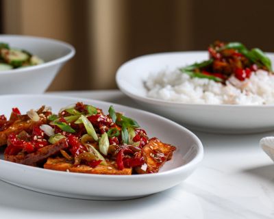 Koreanischer scharfer Tofu mit Gochujang und Paprika