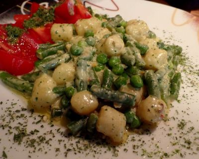 Grün Weiß mit Gnocchi