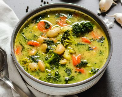 Würzige Gemüse-Bohnen Suppe