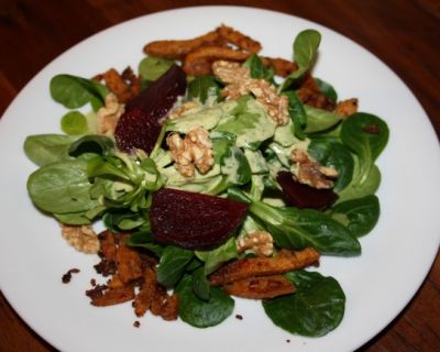 Feldsalat mit Rote Beete und Tahindressing