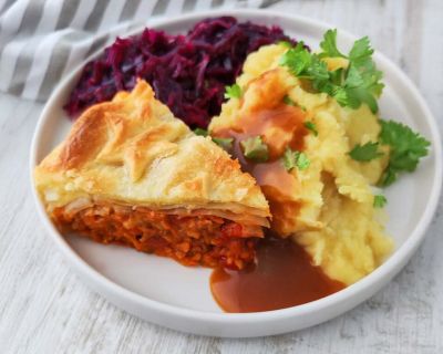 Veganer Tofubraten mit Blätterteig und Wirsing