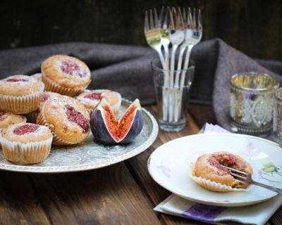 Walnuss-Muffins mit weichem Feigenkern