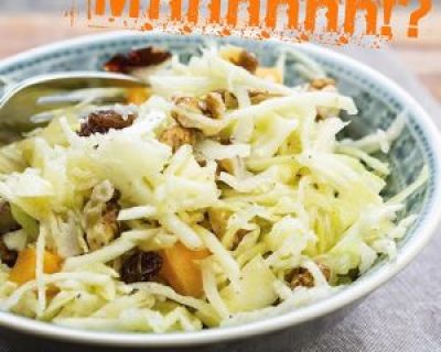 Knackiger Krautsalat mit Aprikosen & Walnüssen