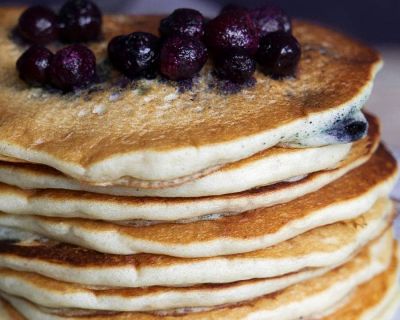 Leckere Blaubeer-Buttermilch-Pancakes