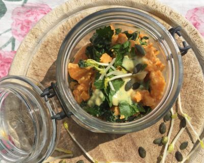 Süßkartoffel-Spinat-Salat mit Knoblauch-Mayonaise