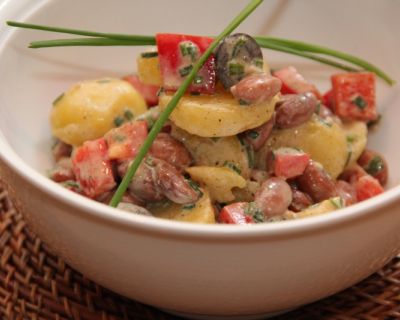 Wachtelbohnen-Salat mit Schnittlauchdressing