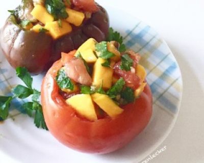Gefüllte Tomaten mit Mango-Limetten-Salsa (Vegan)