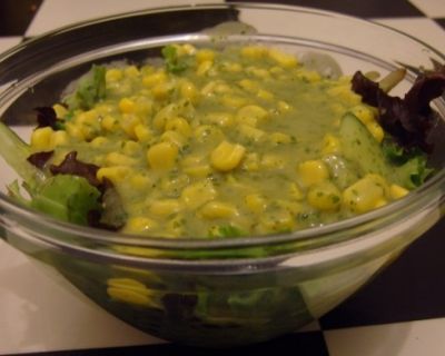 Salat mit Avocadodressing