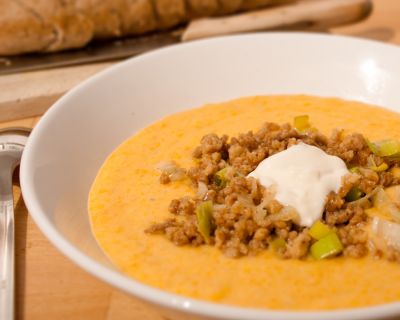 Kartoffel-Karotten-Cremesuppe mit Soja-Lauch-Topping