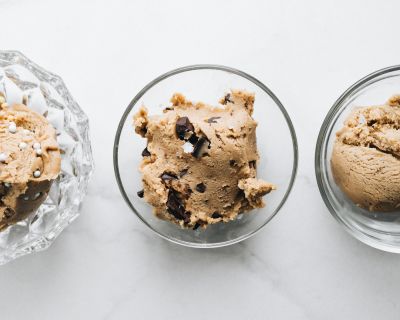 Protein Cookie Dough aus 3 Zutaten (zuckerfrei, glutenfrei & vegan)