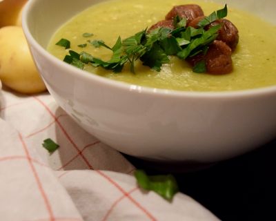 Kartoffelsuppe mit karamellisierten Maronen