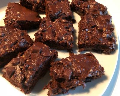 Saftige Blaubeer-Schokobrownies