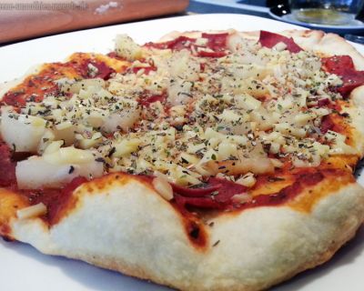 Vegane Steinofen-Pizza wie bei Luigi in der Pizzeria