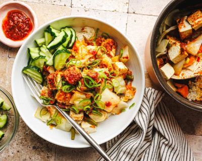 Erdnuss-Sambal-Reis mit Tofu aus dem Reiskocher