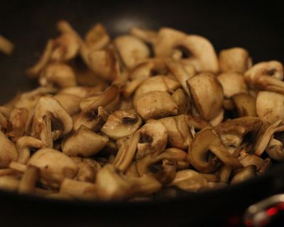 Spaghetti unter einer traumhaften Champignon Rahmsoße