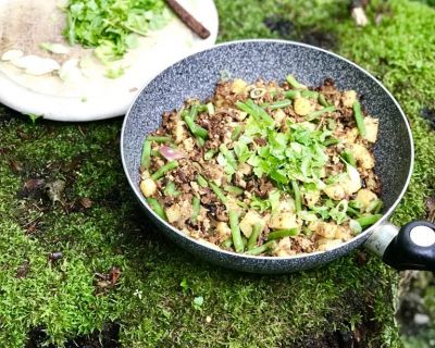 vegane Bauernpfanne mit Bohnen und Tofu-Hack