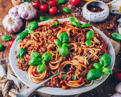 Vegane Spaghetti Bolognese mit Sonnenblumenhack