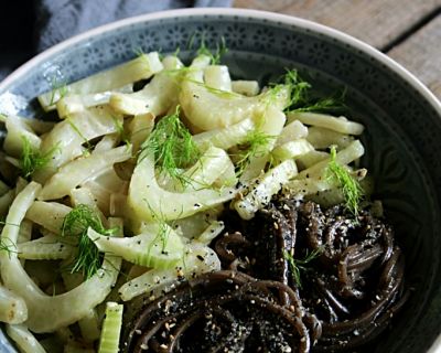 Soba-Nudeln mit Fenchel und Gomasio