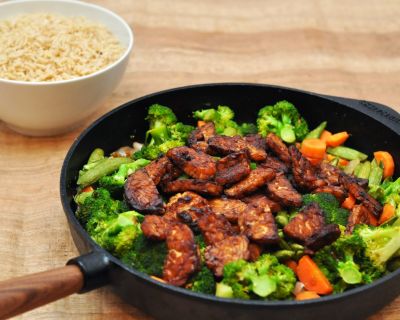 Würziger Tempeh-Gemüse-Wok