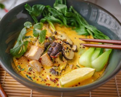 Cremige, aromatische Kokossuppe – inspiriert von Tom Kha