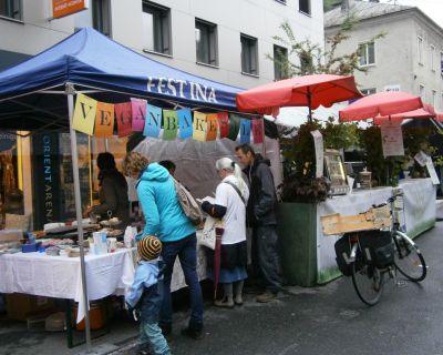 Vegan Bake Sale Salzburg & Schokocupcakes mit Erdbeermousse