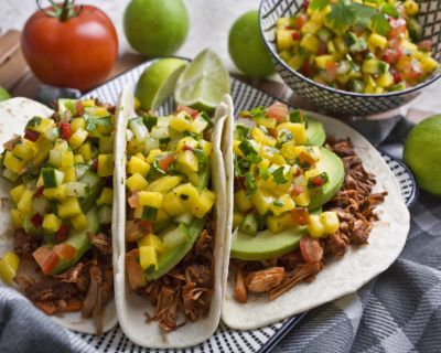 Jackfruit-Tacos mit fruchtiger Mango-Salsa