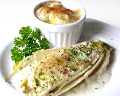 Geschmorter Chicoree mit Kartoffelgratin