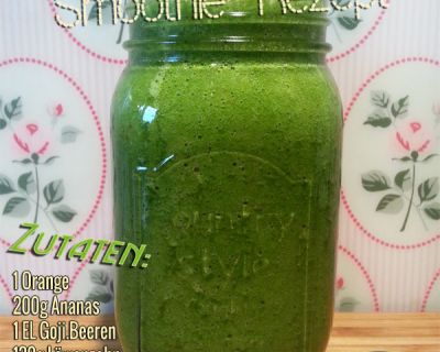 Grüner Smoothie mit Löwenzahn, Ingwer und Superfoods