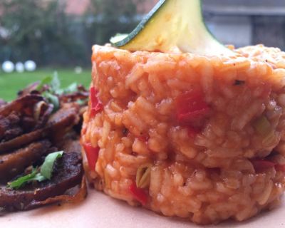 Veganes Gyros mit Tomatenreis und Zaziki-Variation