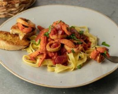 Calamari Fra Diavolo – veganer Tintenfisch in feuriger Tomatensauce