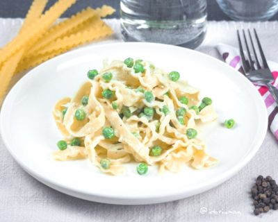 Cremig & Schnell – One Pot Pasta mit Erbsen und cremiger Sauce