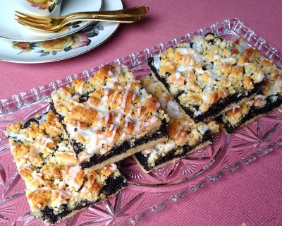 Mohnkuchen mit Marzipanstreuseln